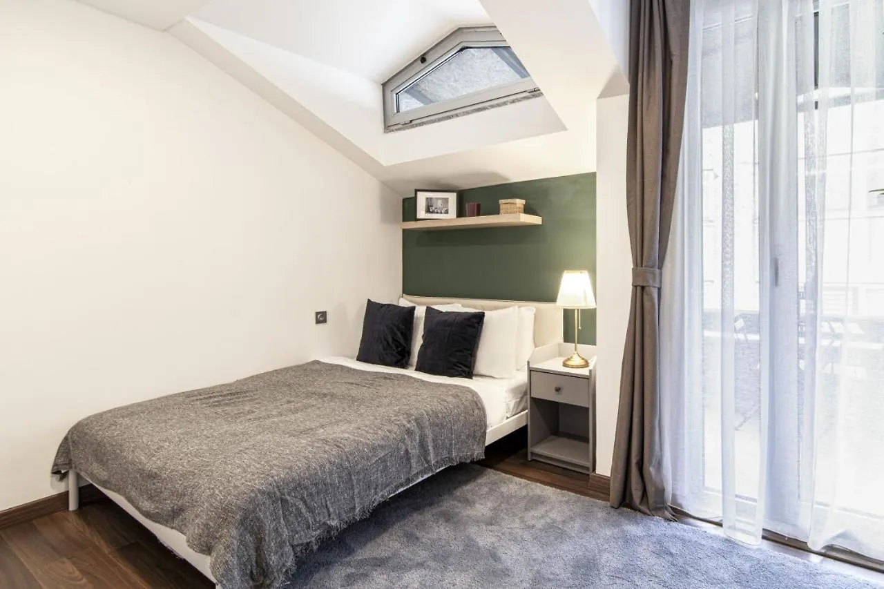 Fully Furnished Flat With Balcony In Sisli Apartment Istanbul