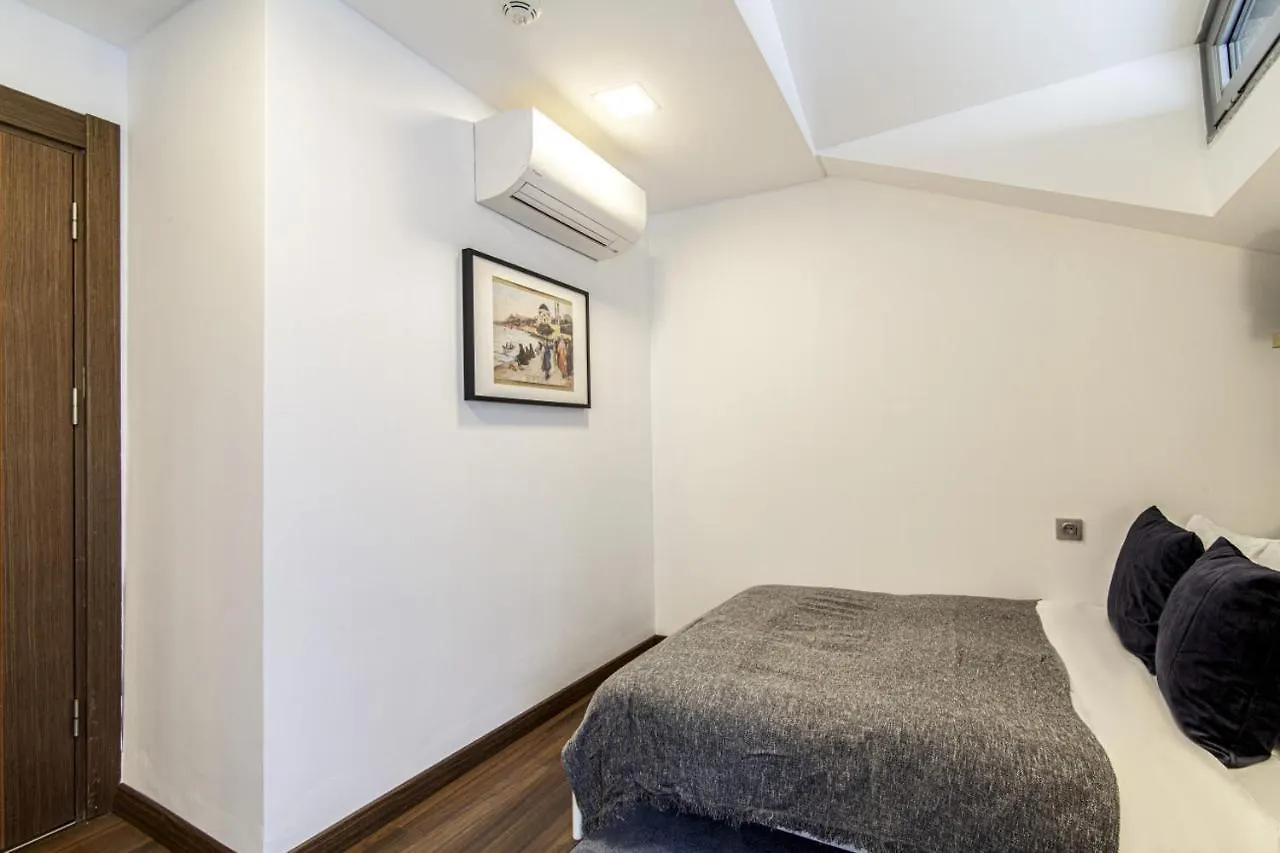Fully Furnished Flat With Balcony In Sisli Apartment Istanbul
