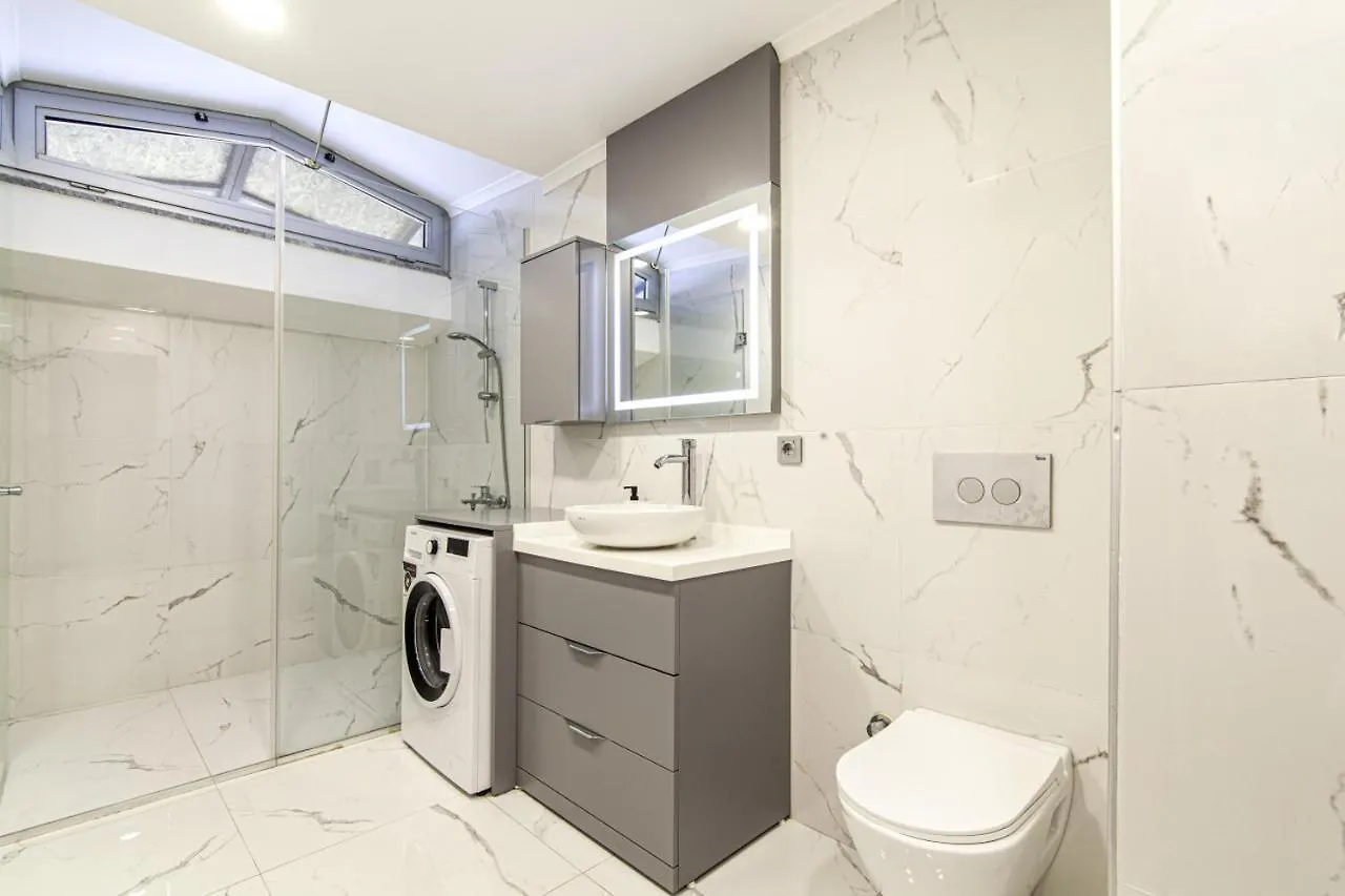 Fully Furnished Flat With Balcony In Sisli Apartment Istanbul
