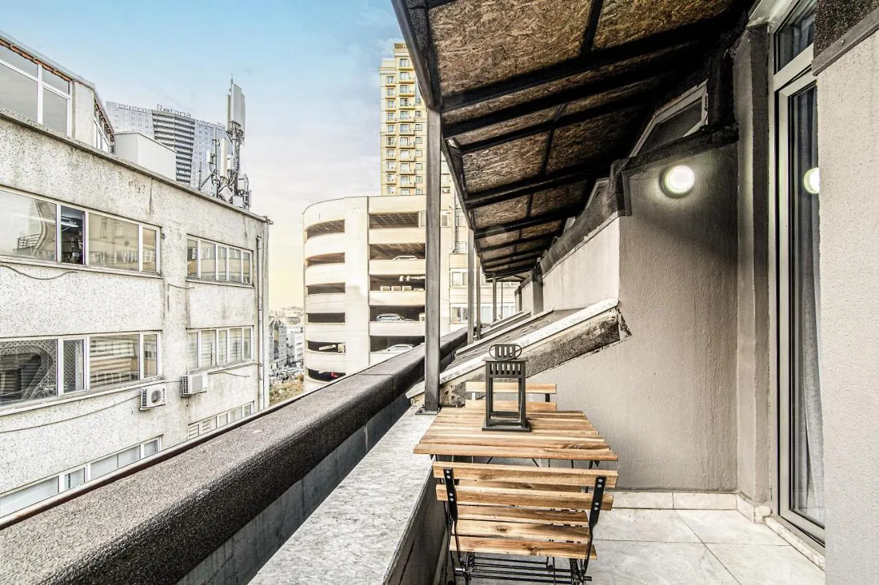 Fully Furnished Flat With Balcony In Sisli Apartment Istanbul